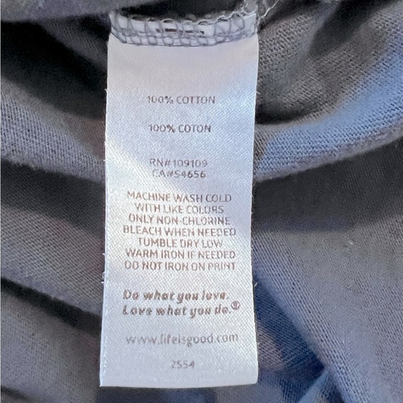 LIFE IS GOOD CRUSHER TSHIRT SZ MEDIUM CAT IN THE HAT DOG LOVE PET SOFT BLUE - Picture 7 of 7